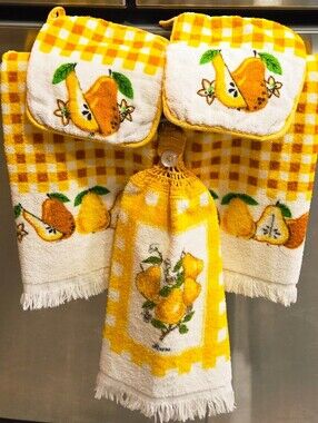 Vintage Cannon 5 Piece Towels & Hot Pad Set